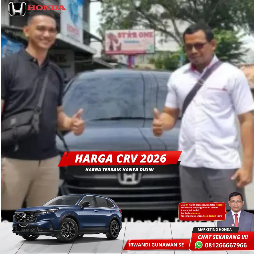 Dokumentasi momen bahagia serah terima unit mobil All New Honda CR-V kepada konsumen oleh sales konsultan Irwandi di dealer resmi Honda Padang.