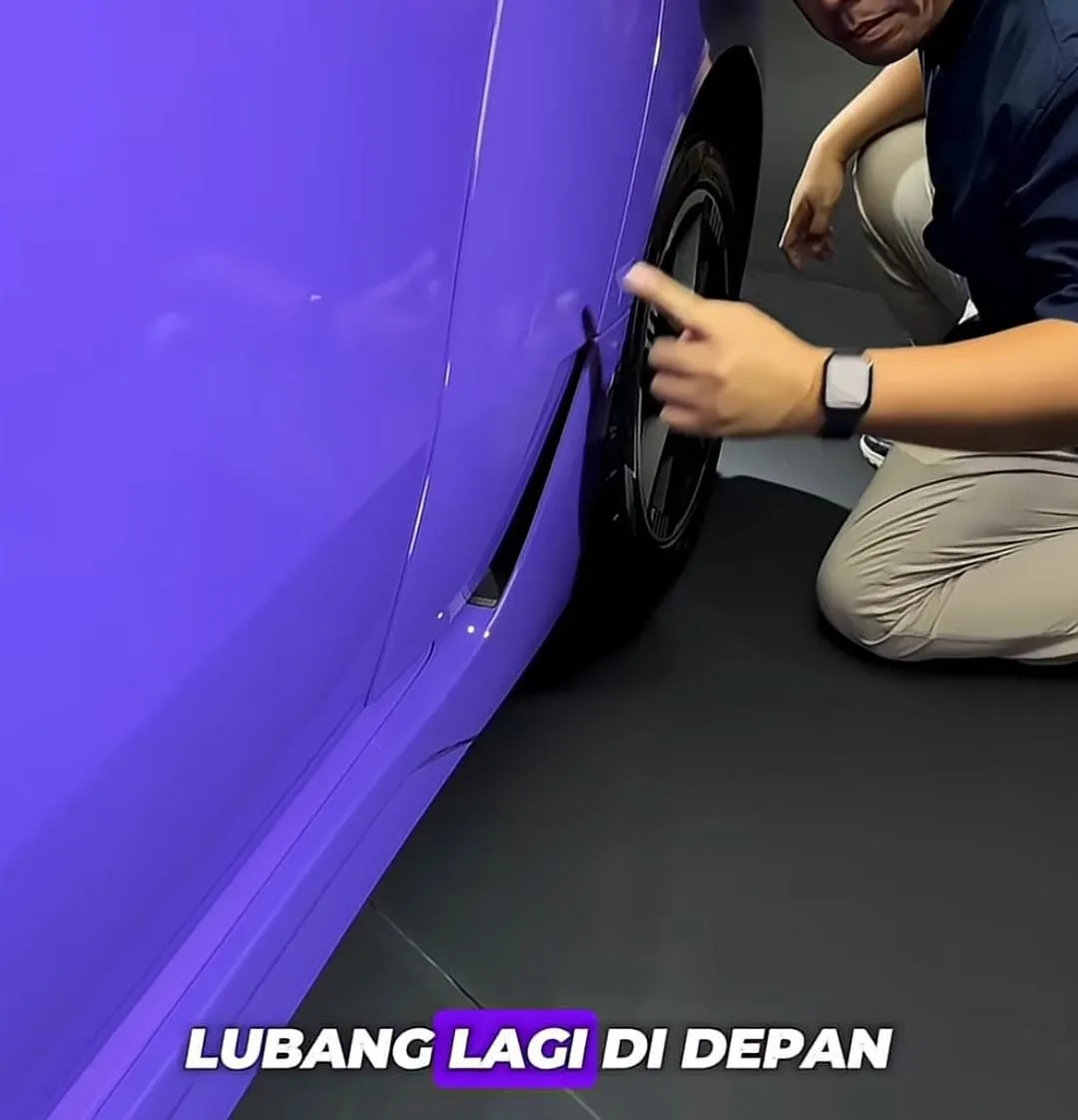 Lubang udara dan saluran aerodinamika pada bodi Honda Super One untuk membantu mengatur aliran udara