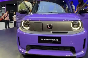 Honda Super One saat diperkenalkan di ajang GIIAS 2026 sebagai mobil listrik terbaru Honda di Indonesia